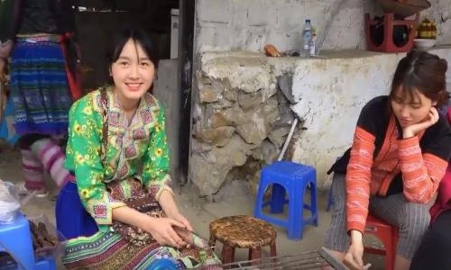 Hot girl dân tộc bán cơm lam gây bão mạng nhờ nhan sắc "cực phẩm"