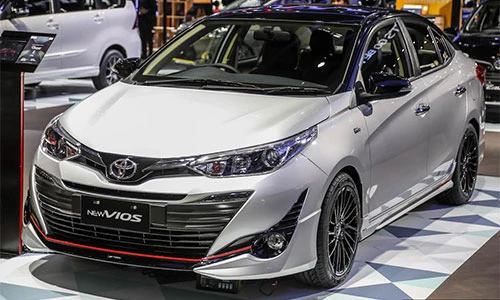 Cận cảnh xe giá rẻ Toyota Vios 2018 độ TRD chính hãng