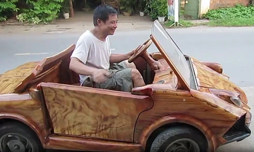 Nông dân Sơn Tây chế “siêu xe gỗ”... Lamborghini