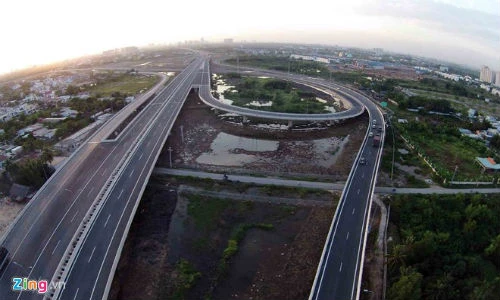 Cao tốc 120 km/h đẹp nhất Sài Gòn trước ngày thông xe