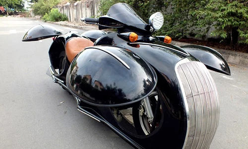 "Xế độc" Honda Shadow 600 của biker Việt lên báo Tây