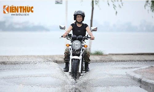 Nữ biker Việt chạy môtô PKL đi khắp nơi trên Thế giới