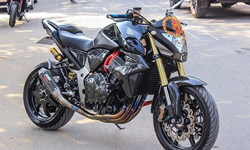 Honda CB1000R “hàng độc” độ full carbon tại Việt Nam