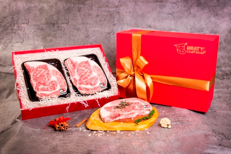 Chân gà Đông Tảo, bò Wagyu, cá kho... lên giỏ quà Tết 2022