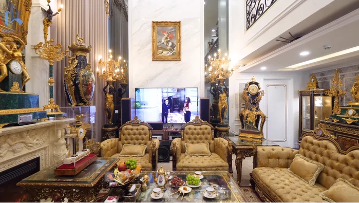 Bên trong penthouse 200 tỷ toàn cổ vật của đại gia Hà Nội