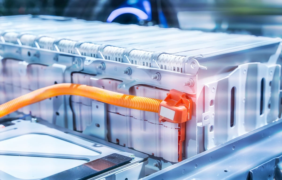 Để chứng minh độ bền của pin, đại học cho biết một đèn LED được cấp nguồn bởi loại pin này đã hoạt động liên tục trong gần bốn tháng, phát ra hơn 35.000 xung sáng. Con số này là minh chứng rõ ràng cho tiềm năng ứng dụng thực tế của công nghệ mới.