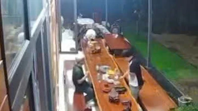 Đang ngồi nhậu trước nhà, người đàn ông trúng đạn tử vong 