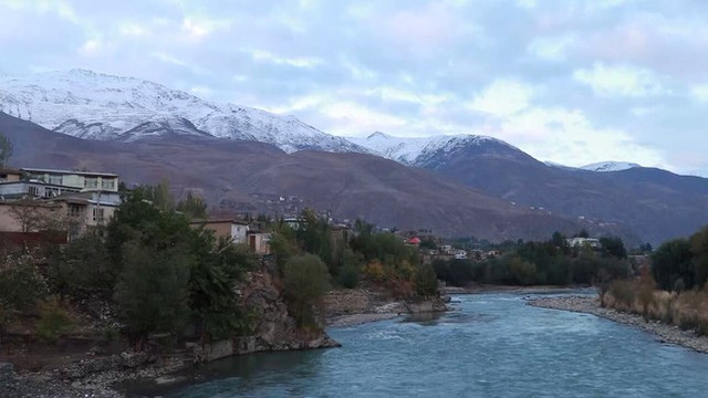 Máy bay chở khách Ấn Độ rơi ở Afghanistan May bay cho khach An Do roi o Afghanistan