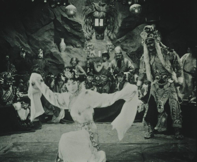 Chuyện ly kỳ về phiên bản 'Tây Du Ký' 1927 từng bị cấm chiếu Chuyen ly ky ve phien ban 'Tay Du Ky' 1927 tung bi cam chieu