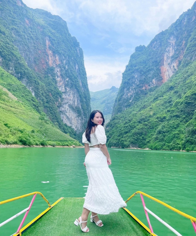 Khám phá Hà Giang: Đắm mình trong vẻ hoang sơ, núi đá hùng vĩ - Hình 4 Kham pha Ha Giang: Dam minh trong ve hoang so, nui da hung vi-Hinh-4