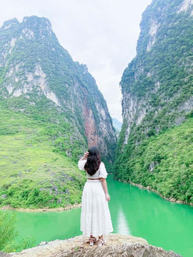 Khám phá Hà Giang: Đắm mình trong vẻ hoang sơ, núi đá hùng vĩ - Hình 18 Kham pha Ha Giang: Dam minh trong ve hoang so, nui da hung vi-Hinh-18