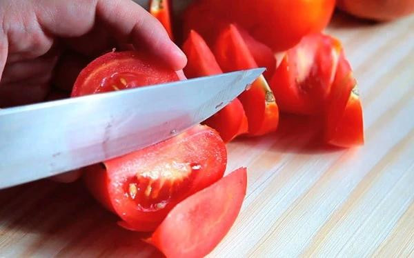 5 loại thực phẩm mùa hè nên ăn nhiều để hạn chế mùi hôi cơ thể - Hình 2 5 loai thuc pham mua he nen an nhieu de han che mui hoi co the-Hinh-2