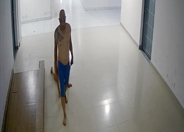 Bắt tạm giam người cha hành hạ con trai ở Đà Lạt Bat tam giam nguoi cha hanh ha con trai o Da Lat