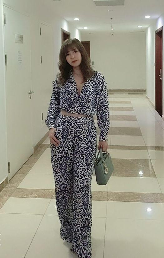 Vợ Mạnh Trường: Gái 3 con vẫn trẻ đẹp như thiếu nữ - Hình 8 Vo Manh Truong: Gai 3 con van tre dep nhu thieu nu-Hinh-8