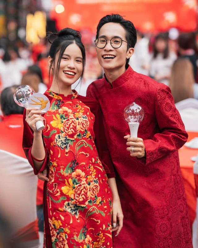 Cặp đôi TikToker Tizi - Đích Lép ăn mừng Valentine độc lạ - Hình 3 Cap doi TikToker Tizi - Dich Lep an mung Valentine doc la-Hinh-3