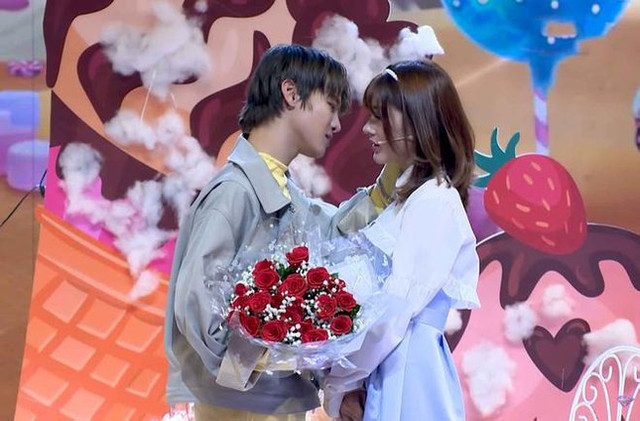 Show hẹn hò chính là “ổ drama“: Bị tố diễn theo kịch bản - Hình 2 Show hen ho chinh la “o drama“: Bi to dien theo kich ban-Hinh-2