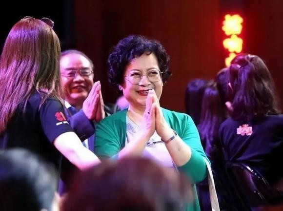 Cuộc sống của diễn viên đóng Quan Âm Bồ Tát "Tây Du Ký" - Hình 7 Cuoc song cua dien vien dong Quan Am Bo Tat