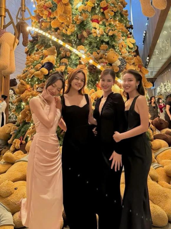 Đông Nhi - Diệu Nhi thân thiết đập tan nghi vấn nghỉ chơi - Hình 6 Dong Nhi - Dieu Nhi than thiet dap tan nghi van nghi choi-Hinh-6