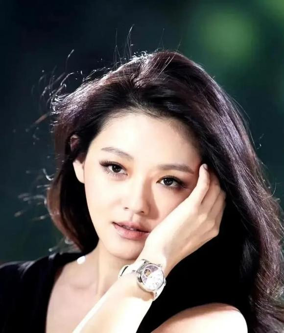 Tro cốt Từ Hy Viên được thụ táng gây tranh cãi Tro cot Tu Hy Vien duoc thu tang gay tranh cai