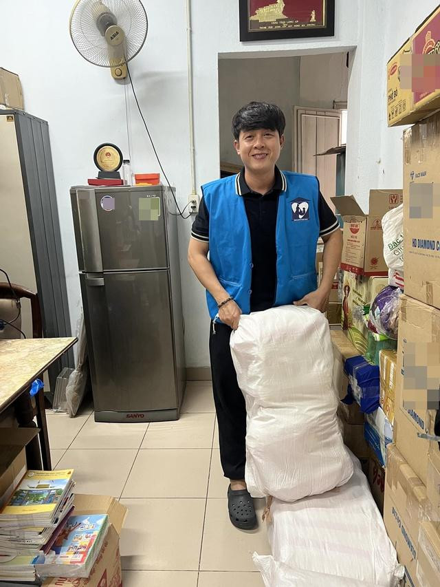 Hòa Hiệp thông báo lên chức bố ở tuổi 42, chăm làm từ thiện - Hình 3 Hoa Hiep thong bao len chuc bo o tuoi 42, cham lam tu thien-Hinh-3