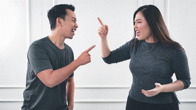 Chồng nhất quyết không thờ cúng bố mẹ vợ trong nhà Chong nhat quyet khong tho cung bo me vo trong nha
