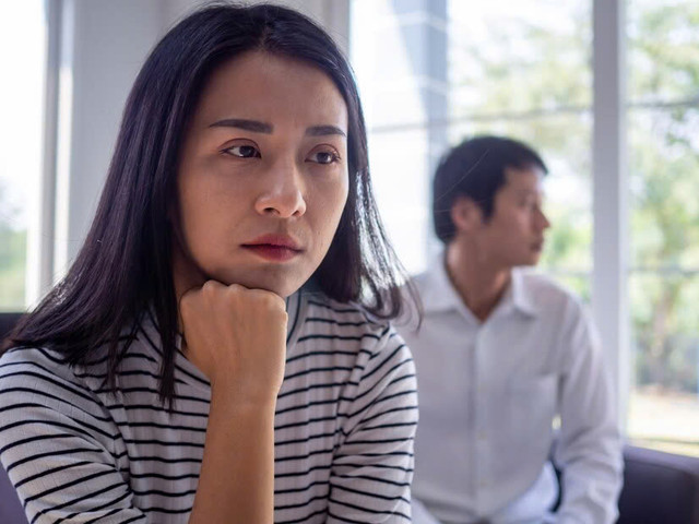 Đêm tân hôn, đọc mẩu giấy trong phong bì, tôi bỏ về nhà Dem tan hon, doc mau giay trong phong bi, toi bo ve nha