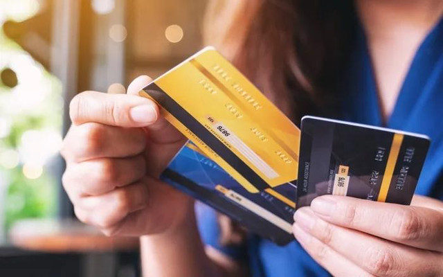 Bất ngờ bạn gái cũ của chồng gửi tặng thẻ ATM trong ngày cưới - Hình 2 Bat ngo ban gai cu cua chong gui tang the ATM trong ngay cuoi-Hinh-2