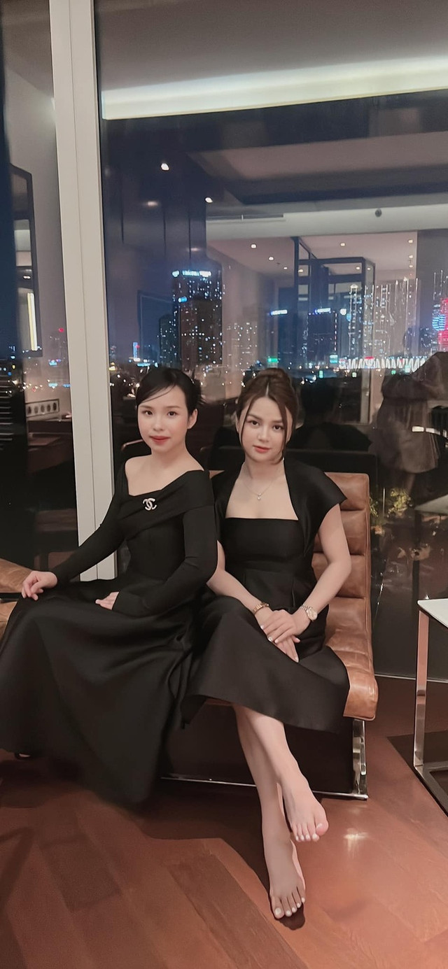 Bà xã Công Phượng thế nào trong lần đầu lộ diện sau khi sinh quý tử? - Hình 5 Ba xa Cong Phuong the nao trong lan dau lo dien sau khi sinh quy tu?-Hinh-5