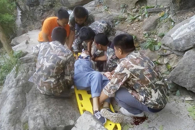 Người phụ nữ hồi sinh sau 5 năm bị chồng đẩy xuống vách đá Nguoi phu nu hoi sinh sau 5 nam bi chong day xuong vach da