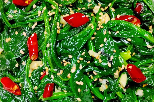 Loại rau càng ăn nhiều mắt càng sáng, làm món gì cũng ngon Loai rau cang an nhieu mat cang sang, lam mon gi cung ngon