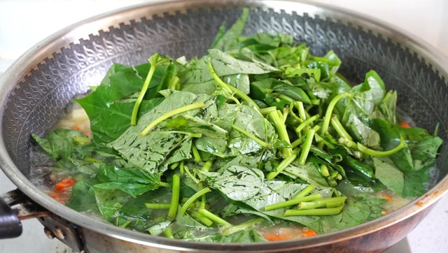 Loại rau càng ăn nhiều mắt càng sáng, làm món gì cũng ngon - Hình 7 Loai rau cang an nhieu mat cang sang, lam mon gi cung ngon-Hinh-7