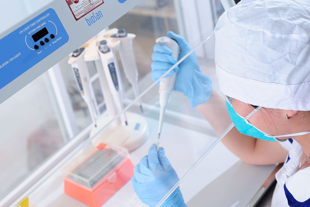 Biết kết quả xét nghiệm ADN bào thai trong bụng, người phụ nữ khóc Biet ket qua xet nghiem ADN bao thai trong bung, nguoi phu nu khoc