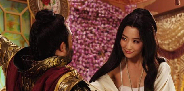 3 Hoàng đế có cái chết kỳ lạ, có người chết vì... bị “cắm sừng” - Hình 3 3 Hoang de co cai chet ky la, co nguoi chet vi... bi “cam sung”-Hinh-3