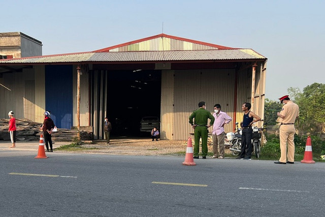 Ôtô con tông chết người phụ nữ đi tập thể dục rồi bỏ trốn Oto con tong chet nguoi phu nu di tap the duc roi bo tron