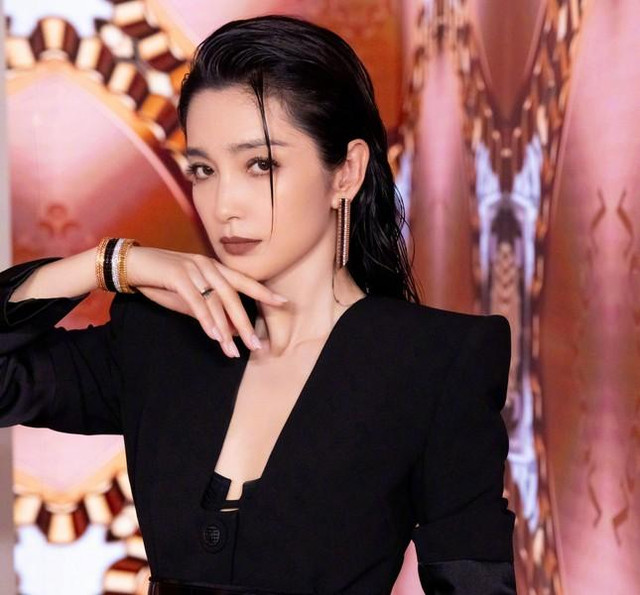 Ảnh chưa chỉnh sửa của Lý Nhược Đồng gây sốc - Hình 3 Anh chua chinh sua cua Ly Nhuoc Dong gay soc-Hinh-3