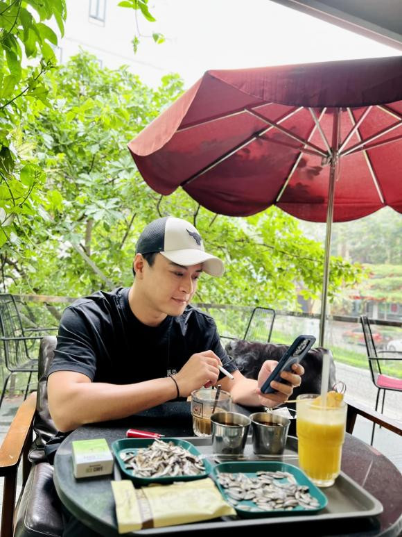 Hồng Đăng thay đổi những điều này để lấy lại hình ảnh sau scandal - Hình 15 Hong Dang thay doi nhung dieu nay de lay lai hinh anh sau scandal-Hinh-15