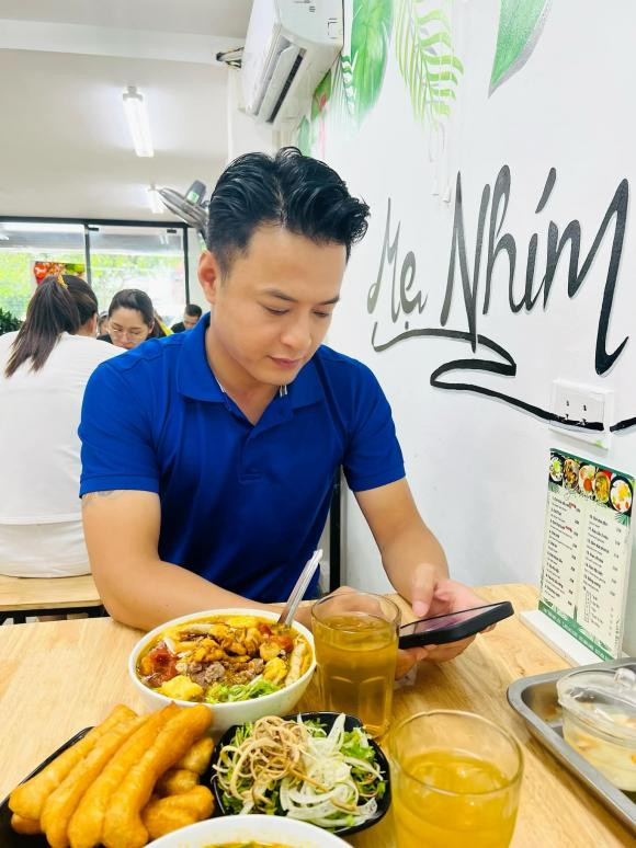 Hồng Đăng thay đổi những điều này để lấy lại hình ảnh sau scandal - Hình 6 Hong Dang thay doi nhung dieu nay de lay lai hinh anh sau scandal-Hinh-6