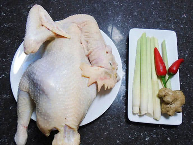 Luộc gà muốn bóng đẹp, thơm phức, đừng cho nước lã, nhớ mẹo này Luoc ga muon bong dep, thom phuc, dung cho nuoc la, nho meo nay