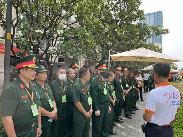 Tour tham quan toà nhà UBND TPHCM sẽ kết hợp nhiều điểm đến Tour tham quan toa nha UBND TPHCM se ket hop nhieu diem den