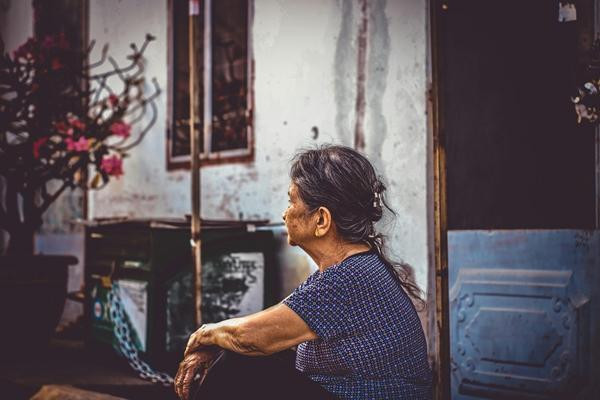 Rằm tháng 7 con cháu không về, mẹ tôi ăn đùi gà mà khóc Ram thang 7 con chau khong ve, me toi an dui ga ma khoc