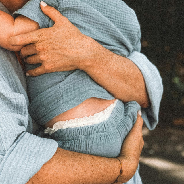 Hàng xóm tốt bụng đã cứu con tôi một mạng Hang xom tot bung da cuu con toi mot mang