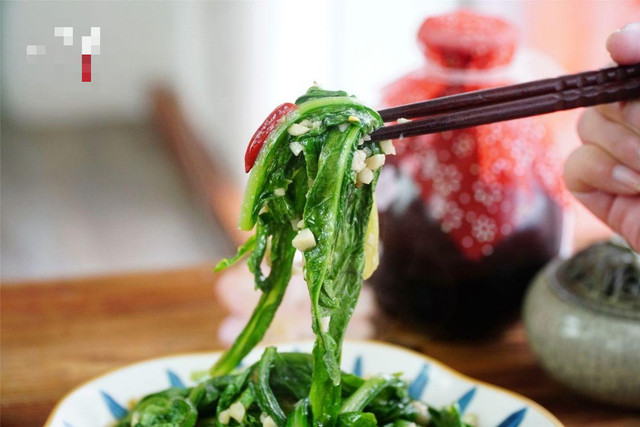 Loại rau có lượng vitamin C gấp 5 lần táo, giúp dưỡng da, dễ ngủ - Hình 3 Loai rau co luong vitamin C gap 5 lan tao, giup duong da, de ngu-Hinh-3