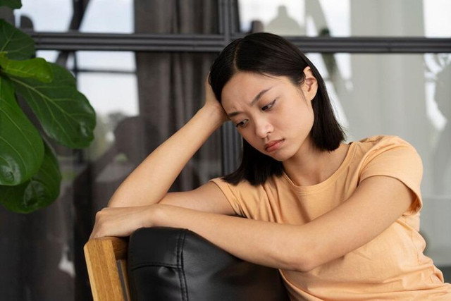Cuộc sống đảo lộn, sụt 7kg vì hàng xóm bán bún đậu mắm tôm Cuoc song dao lon, sut 7kg vi hang xom ban bun dau mam tom