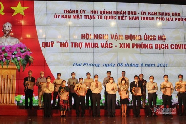 Một doanh nghiệp ủng hộ Hải Phòng 100 tỷ mua vắc xin Covid-19 Mot doanh nghiep ung ho Hai Phong 100 ty mua vac xin Covid-19