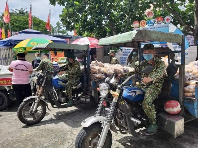 TP HCM: Lượng người ra đường tăng 16% so với hôm qua - Hình 4 TP HCM: Luong nguoi ra duong tang 16% so voi hom qua-Hinh-4
