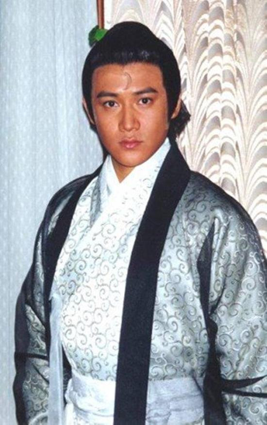 Diễn viên Lục Nghị - “đại gia ngầm” của showbiz Trung Quốc - Hình 2 Dien vien Luc Nghi - “dai gia ngam” cua showbiz Trung Quoc-Hinh-2