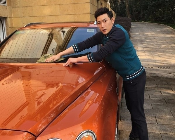 Diễn viên Lục Nghị - “đại gia ngầm” của showbiz Trung Quốc - Hình 3 Dien vien Luc Nghi - “dai gia ngam” cua showbiz Trung Quoc-Hinh-3