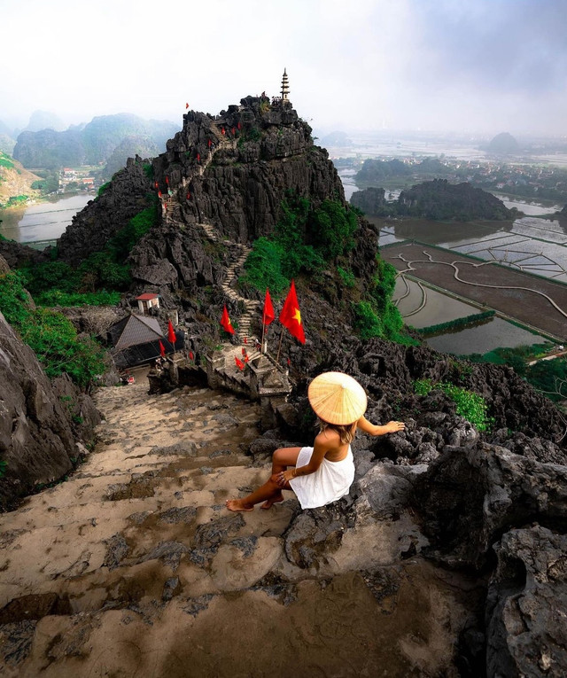 Những điều hút du khách ở “thánh địa check-in” Hang Múa - Hình 2 Nhung dieu hut du khach o “thanh dia check-in” Hang Mua-Hinh-2