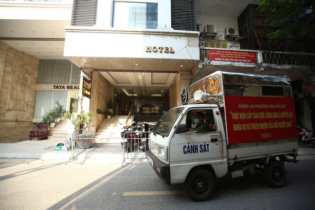 Hà Nội phong tỏa nhiều điểm ở phố Bùi Thị Xuân sau 5 ca dương tính nCoV - Hình 2 Ha Noi phong toa nhieu diem o pho Bui Thi Xuan sau 5 ca duong tinh nCoV-Hinh-2