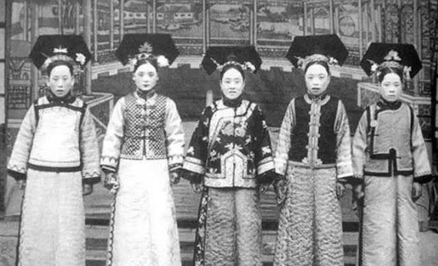Vì sao công chúa thời xưa hầu hết không sinh được con? Vi sao cong chua thoi xua hau het khong sinh duoc con?